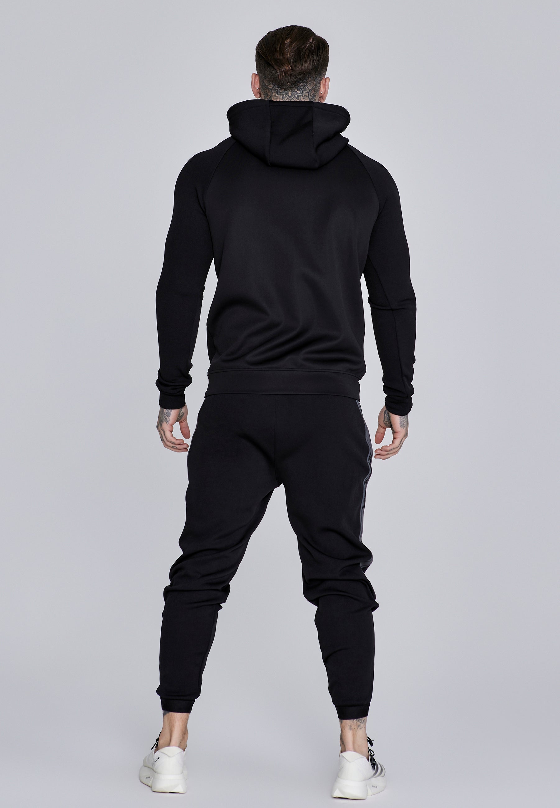 Muscle Fit Joggers in Black Hosen SikSilk