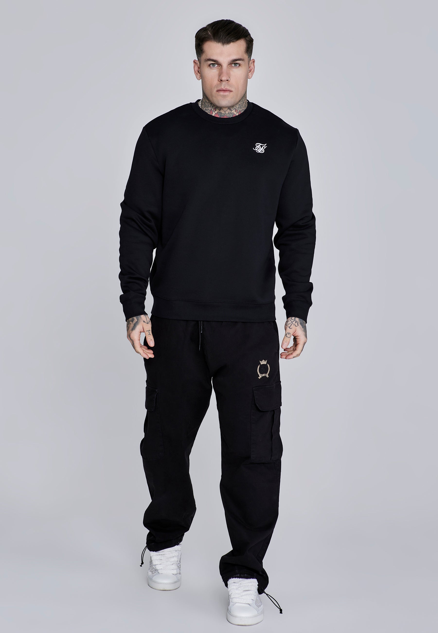 Loose Fit Cargos in Black Hosen SikSilk