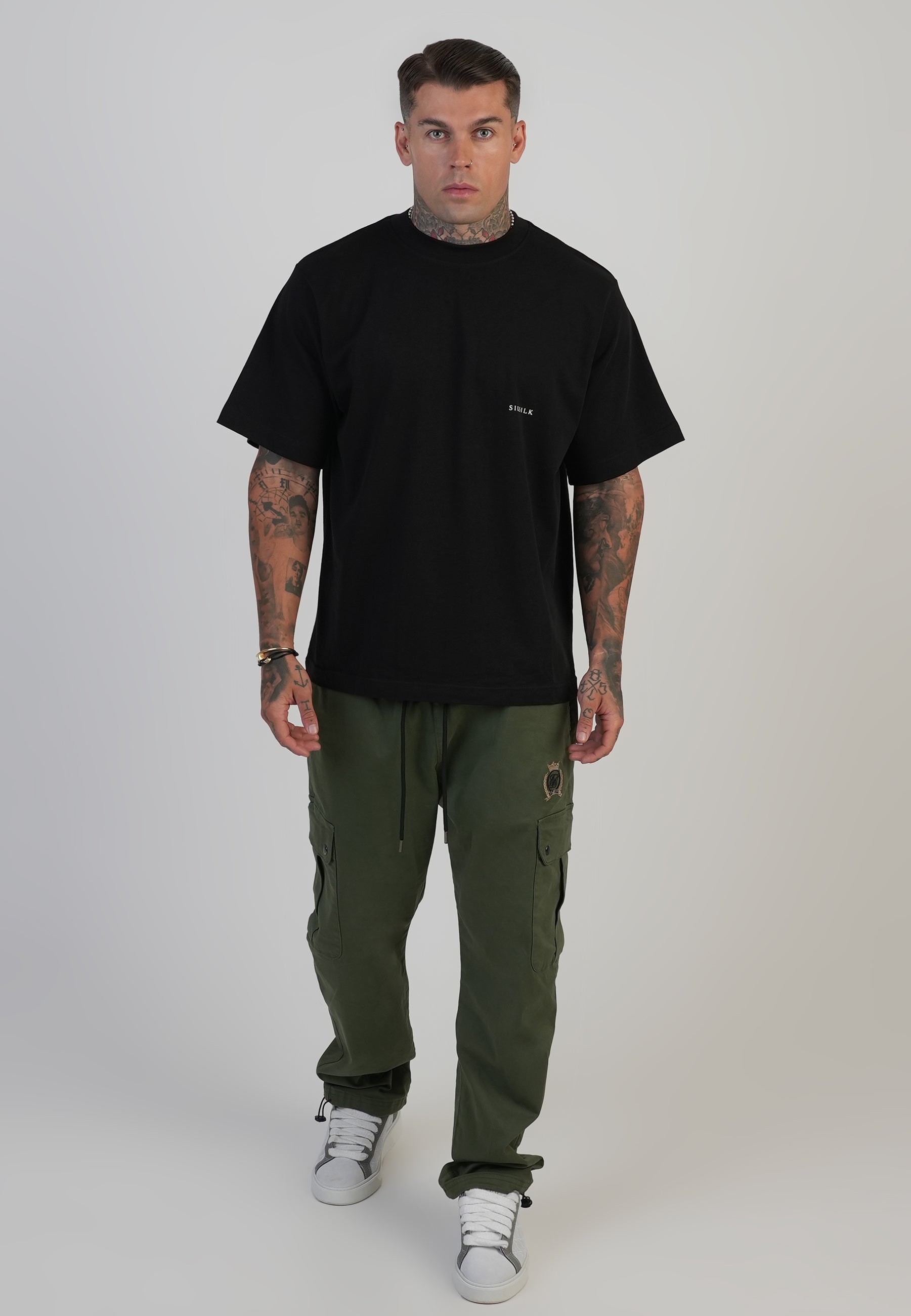 Loose Fit Cargos in Khaki Green Hosen SikSilk