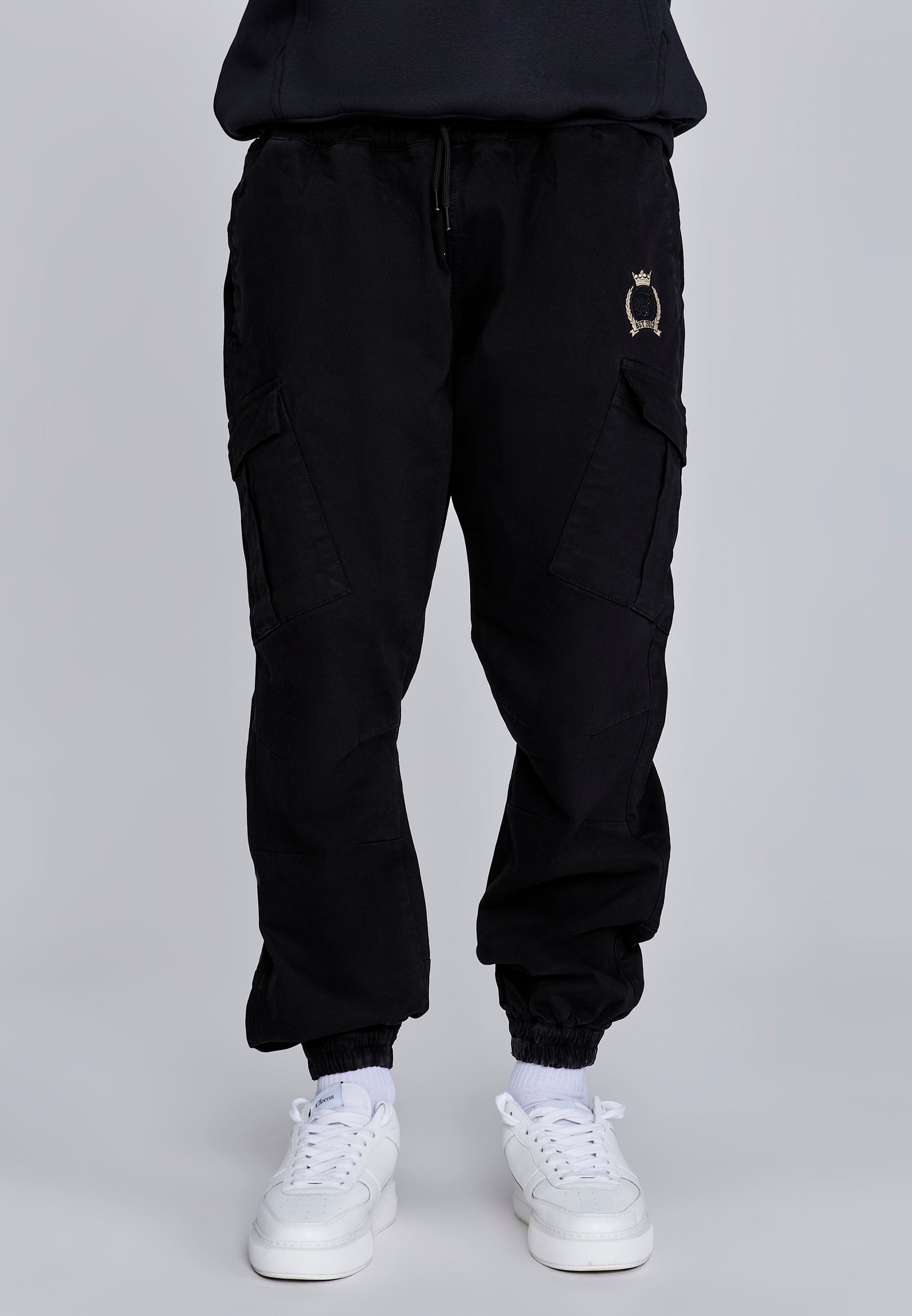 Slim Fit Cargos in Black Hosen SikSilk