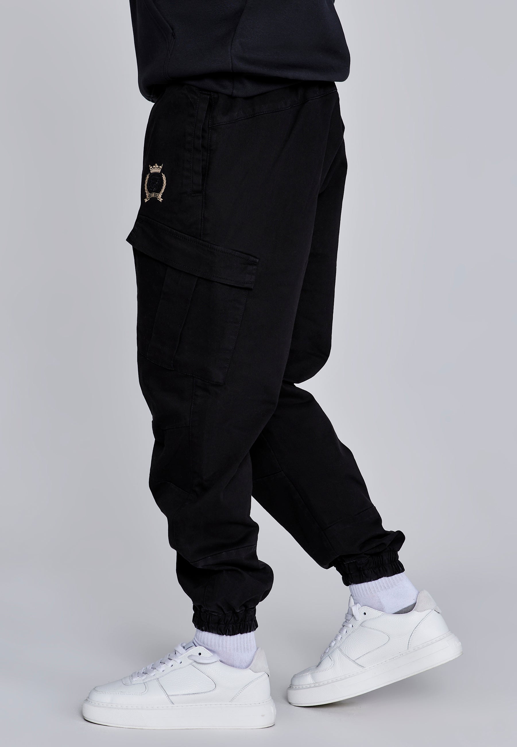 Slim Fit Cargos in Black Hosen SikSilk