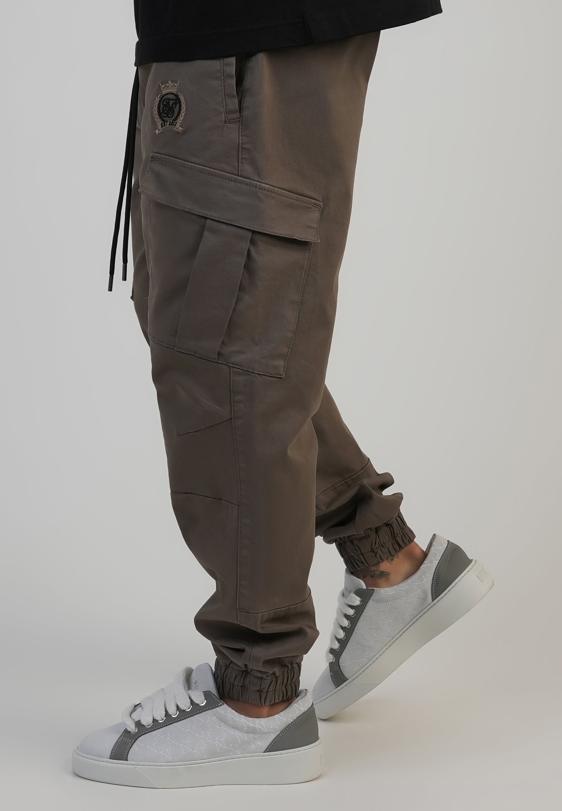 Slim Fit Cargos in Brown Hosen SikSilk