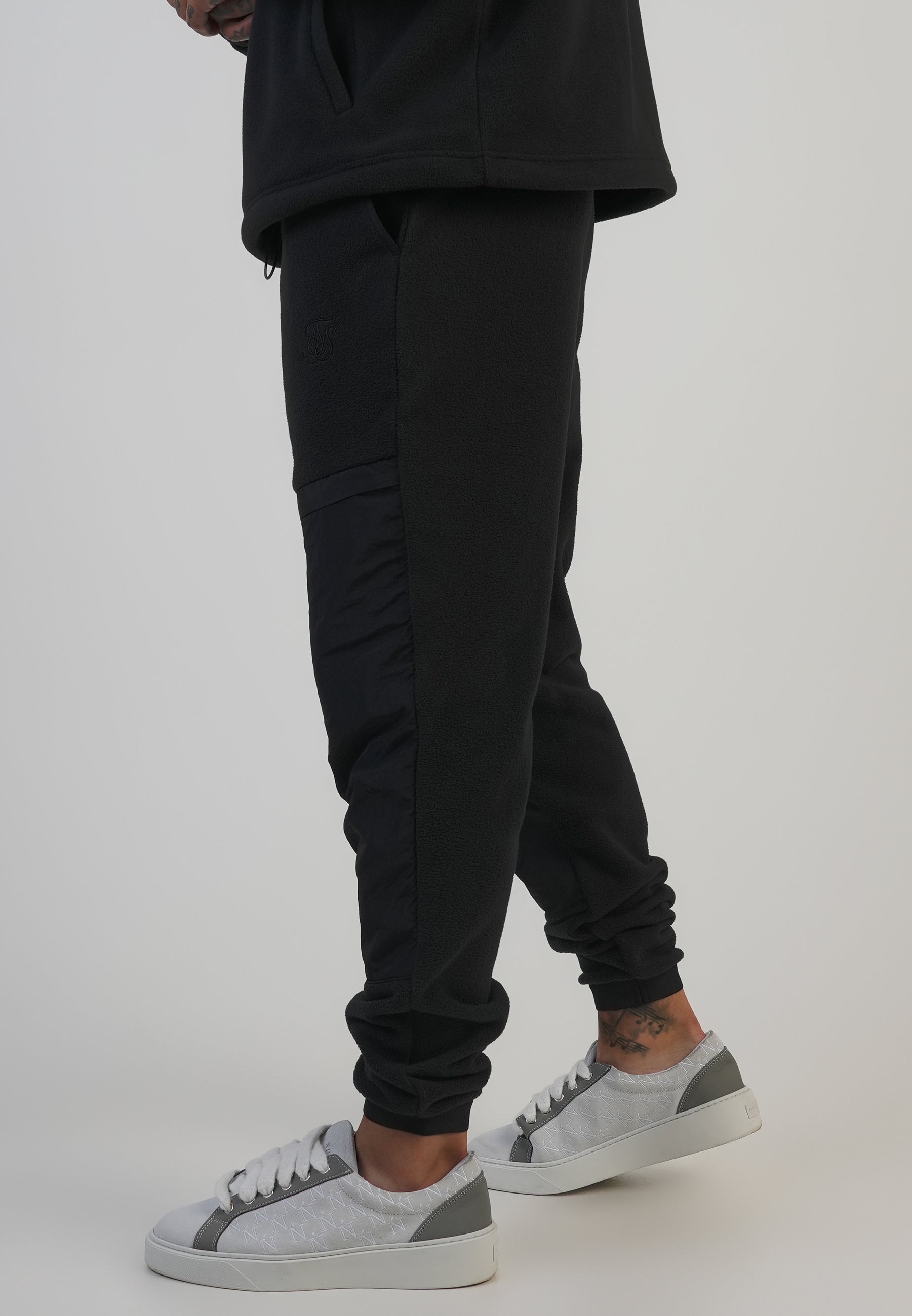 Polar Fleece Joggers in Black Hosen SikSilk