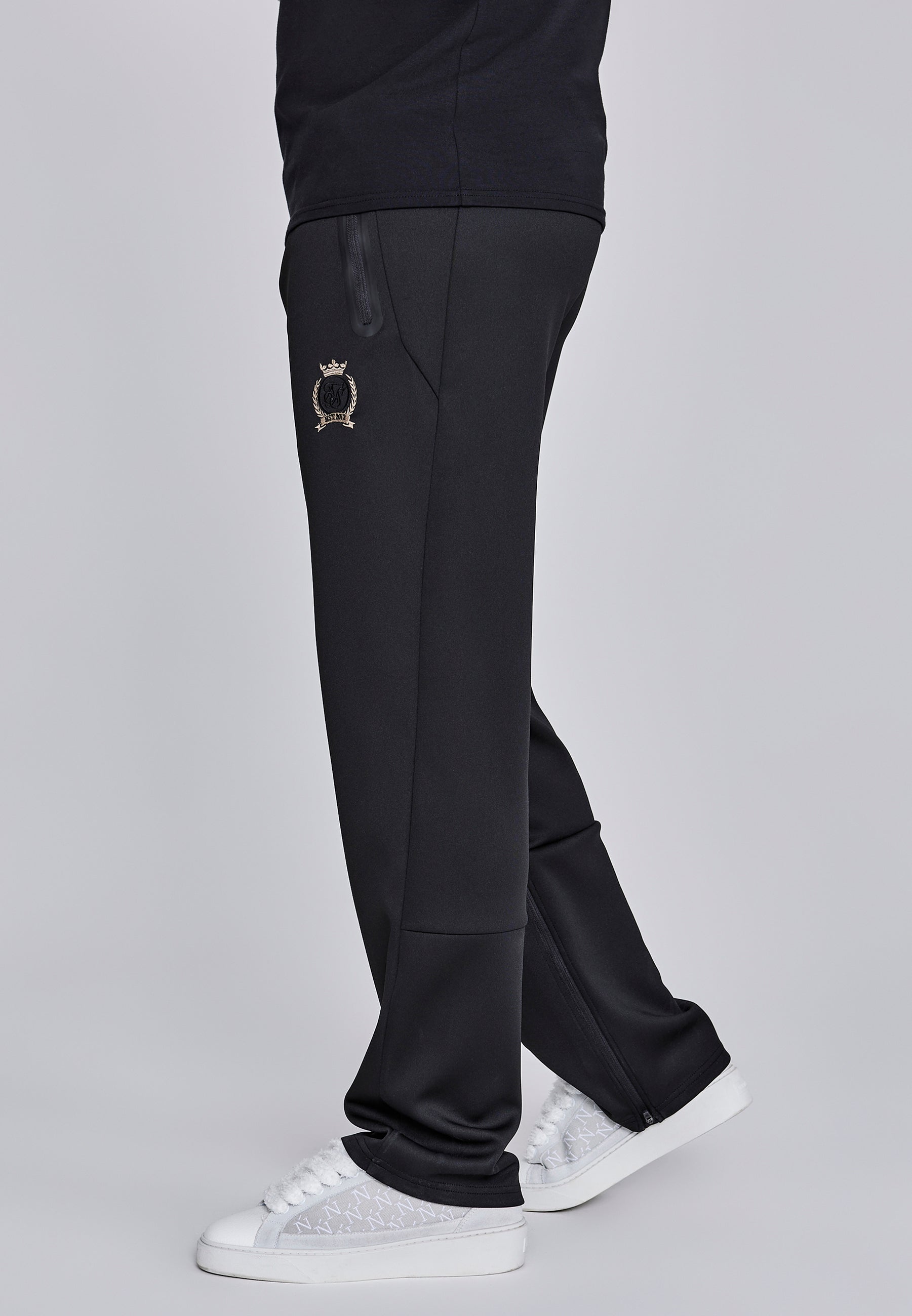 Track Pants in Black Hosen SikSilk