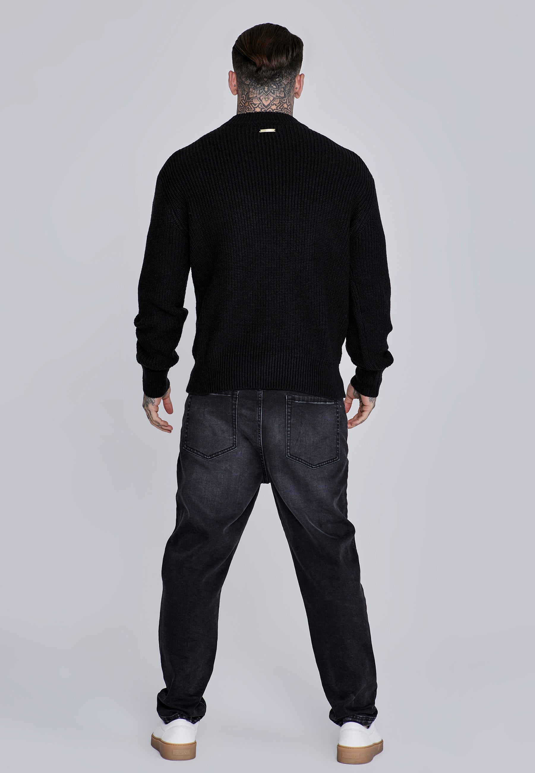 Knitted Sweater in Black Pullover SikSilk