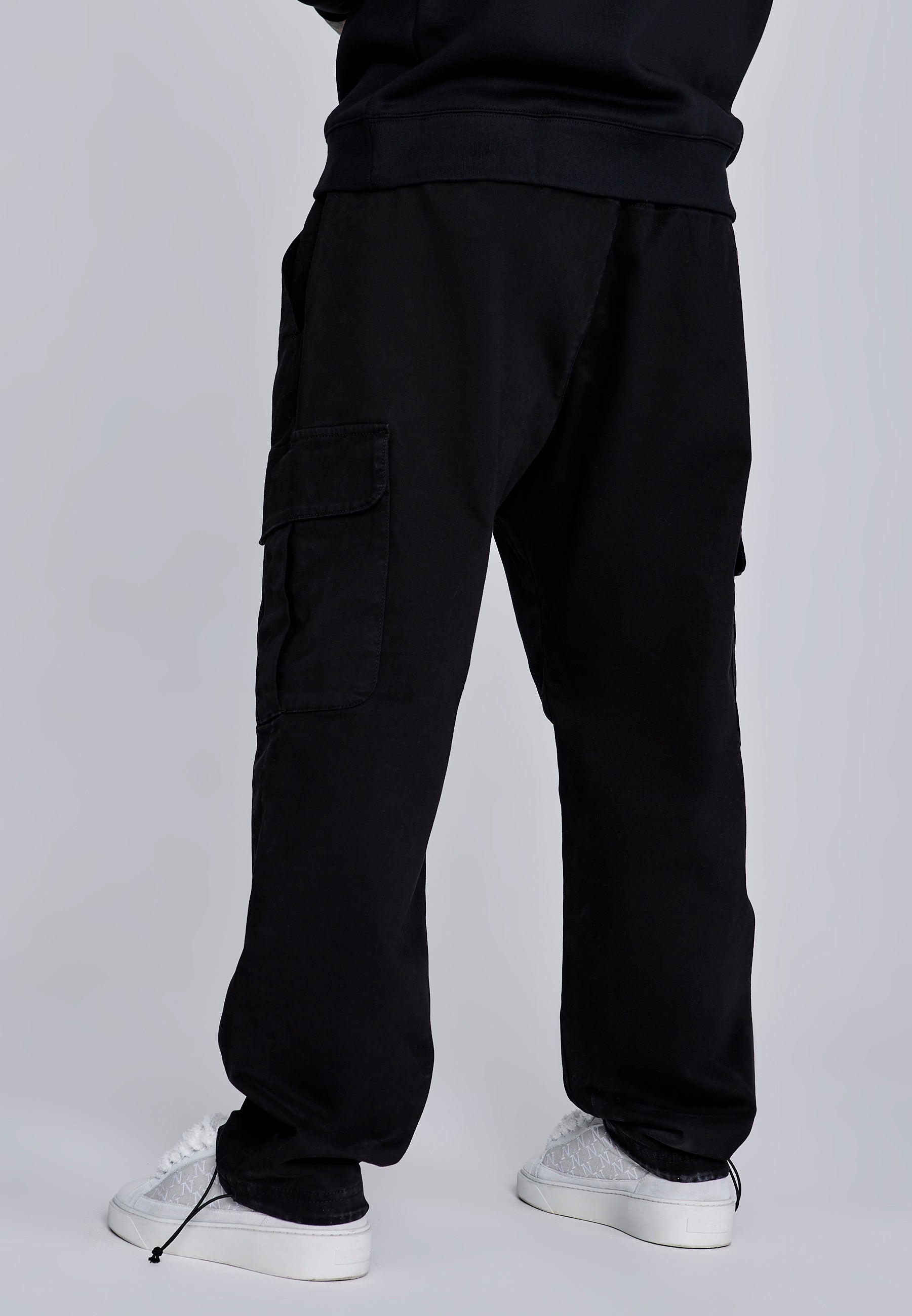 Loose Fit Cargos in Black Hosen SikSilk