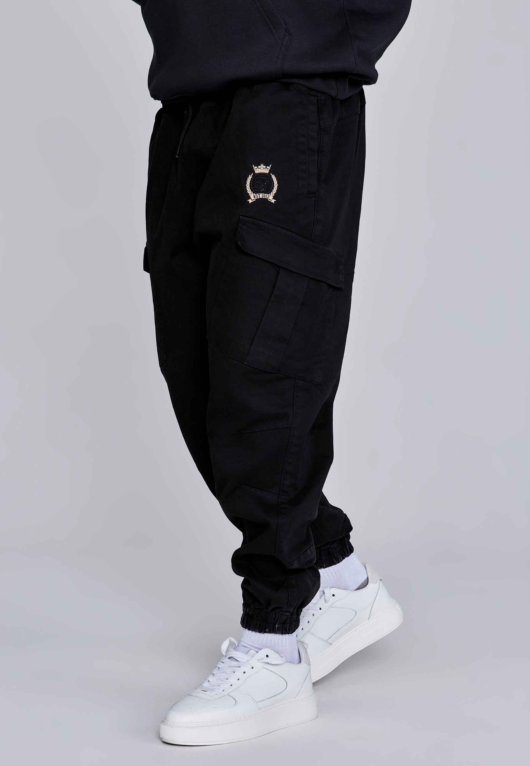 Slim Fit Cargos in Black Hosen SikSilk