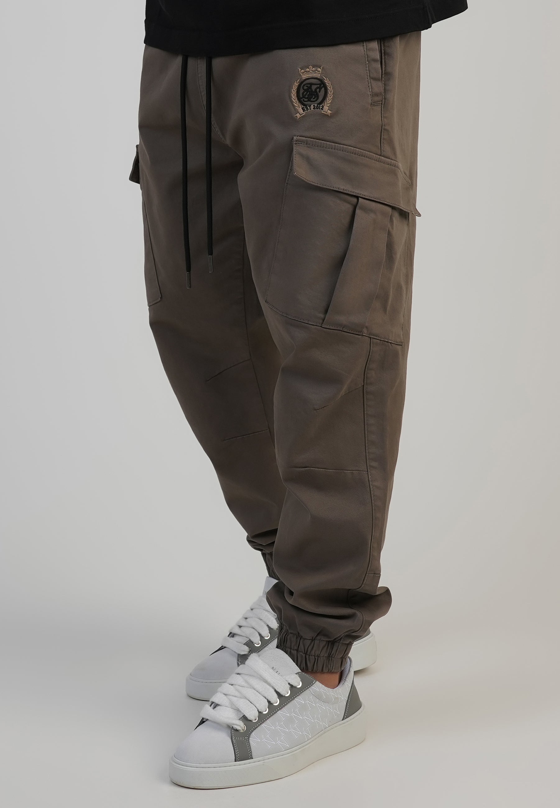 Slim Fit Cargos in Brown Hosen SikSilk