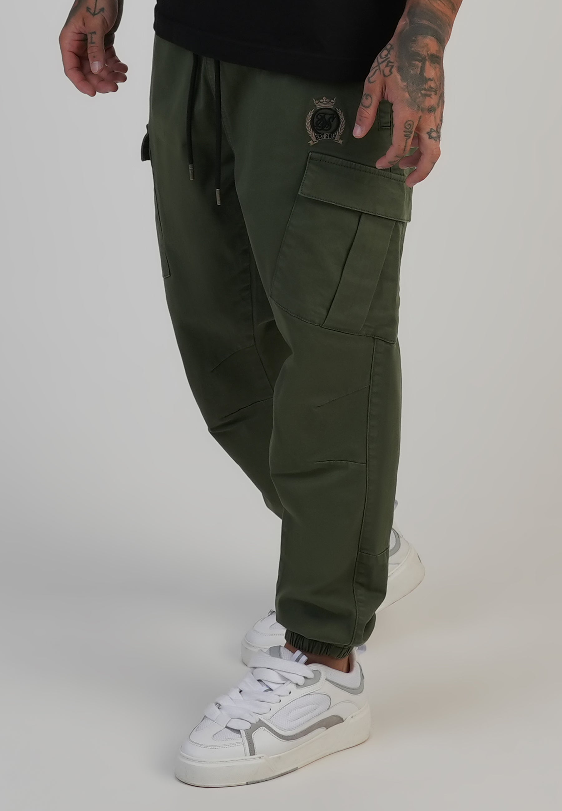 Slim Fit Cargos in Khaki Green Hosen SikSilk