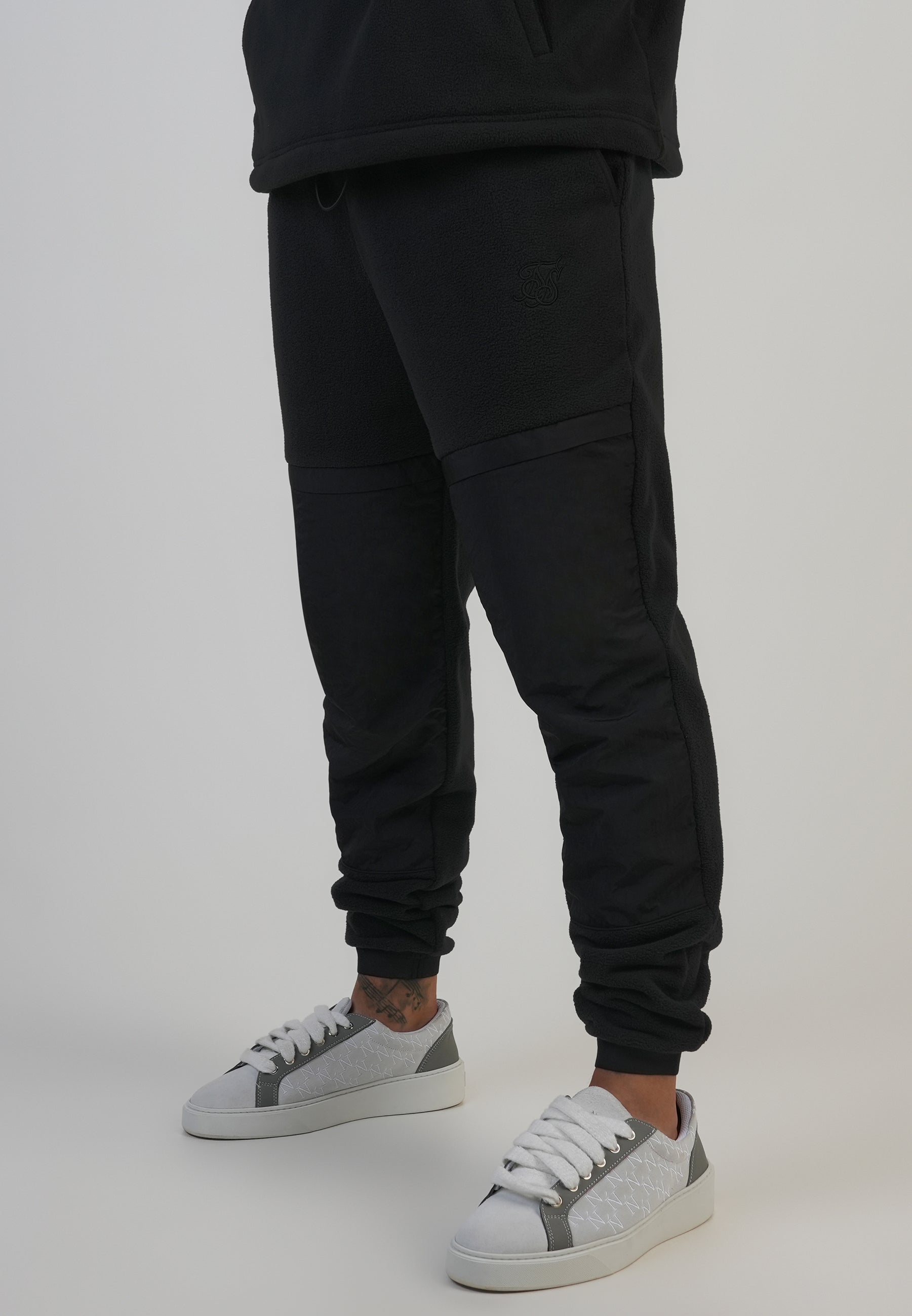 Polar Fleece Joggers in Black Hosen SikSilk
